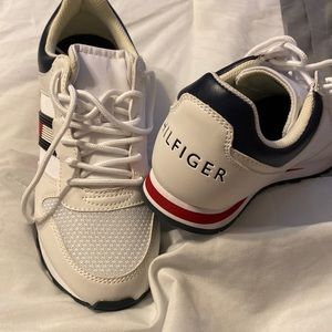 Sneakers shoes Tommy Hilfiger brand new women’s size 7 1/2 white